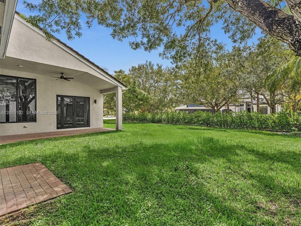 For Sale: $1,170,000 (5 beds, 3 baths, 2844 Square Feet)