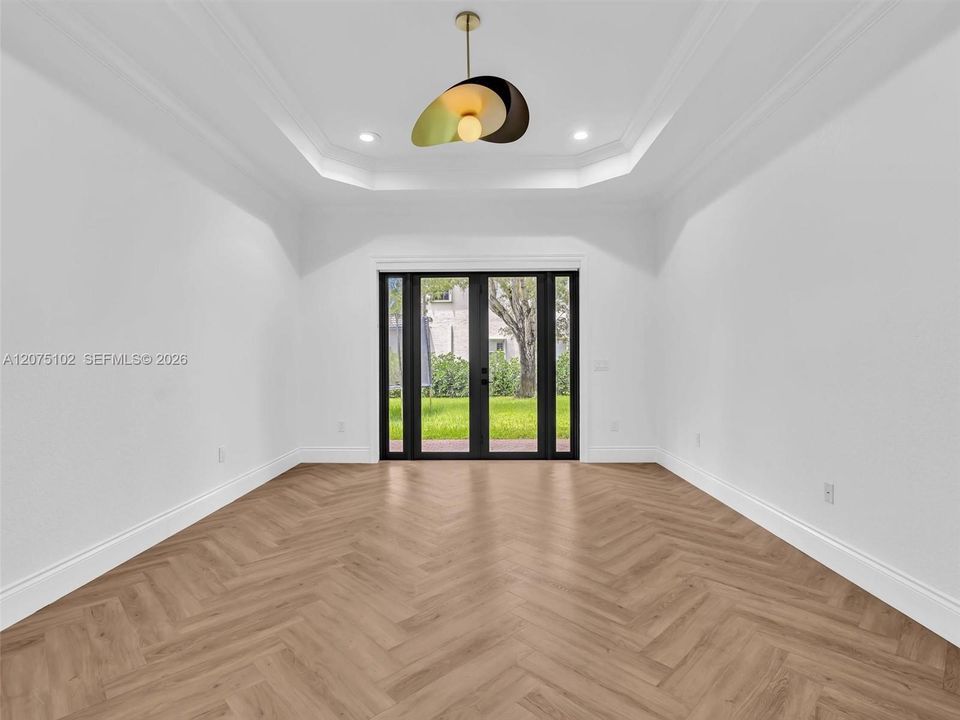 For Sale: $1,170,000 (5 beds, 3 baths, 2844 Square Feet)