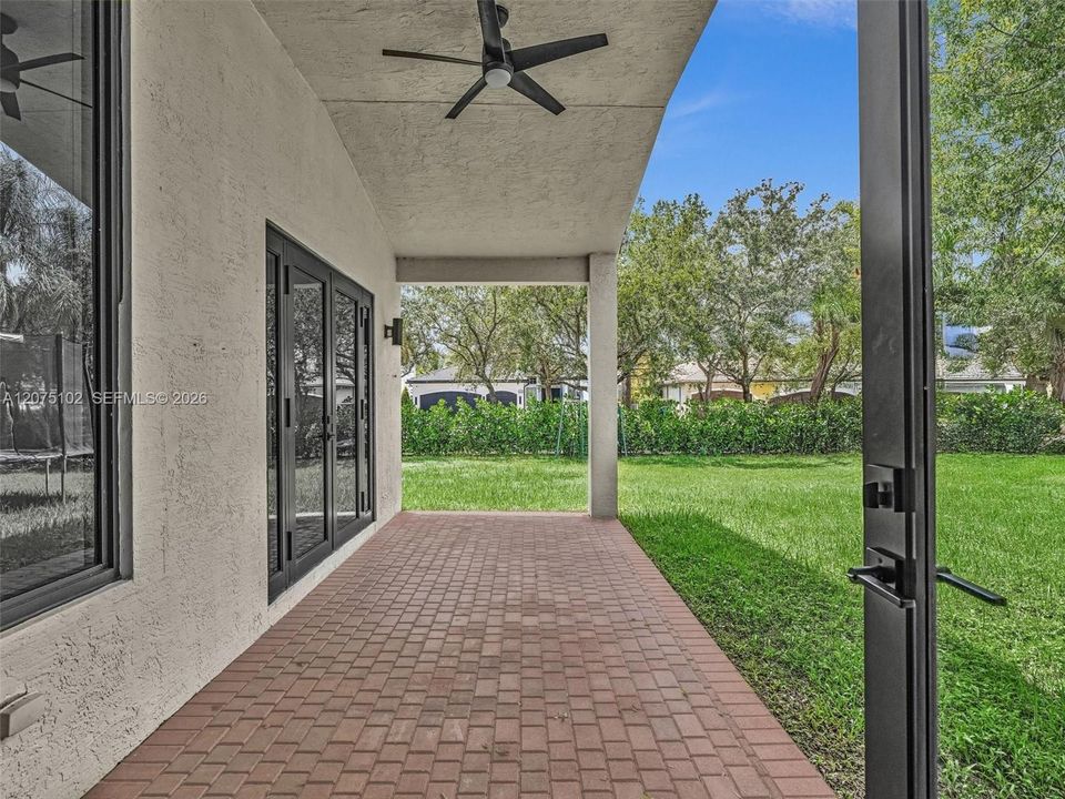 For Sale: $1,170,000 (5 beds, 3 baths, 2844 Square Feet)