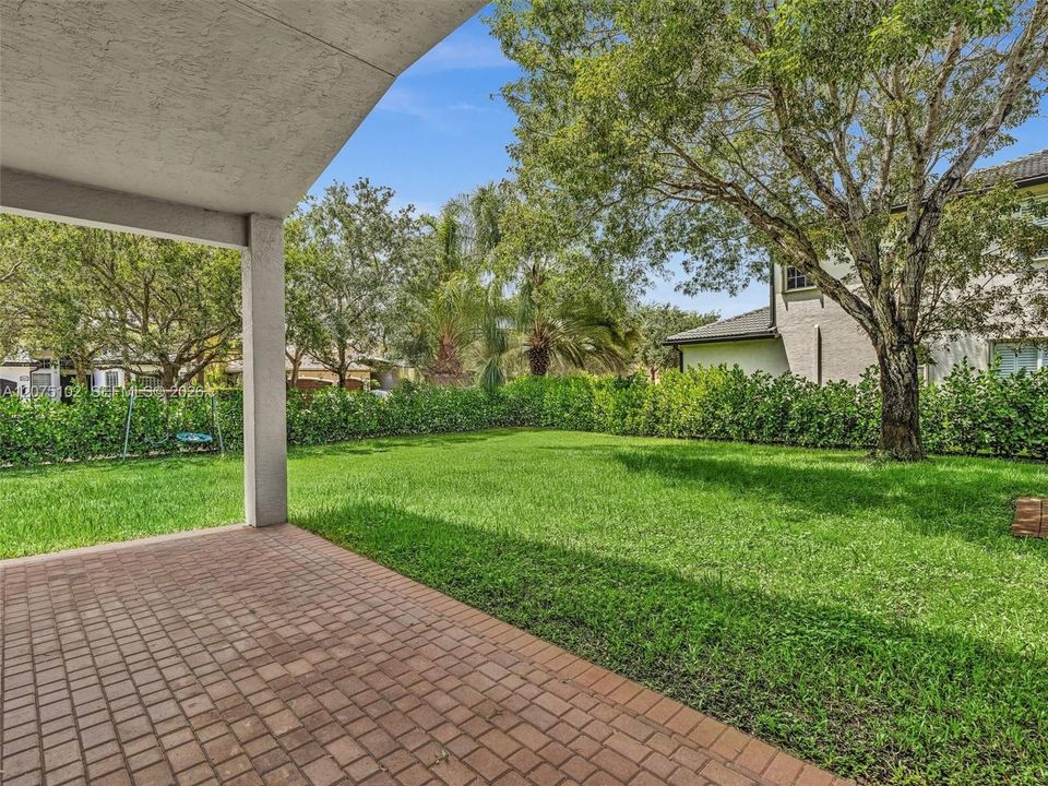 For Sale: $1,170,000 (5 beds, 3 baths, 2844 Square Feet)