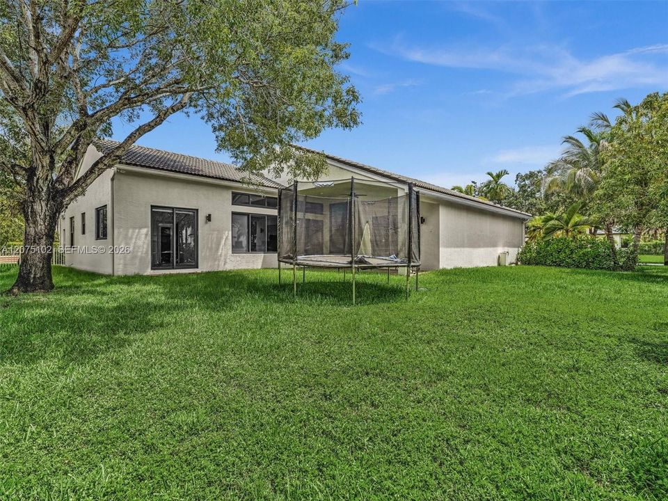 For Sale: $1,170,000 (5 beds, 3 baths, 2844 Square Feet)