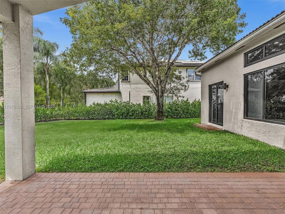 For Sale: $1,170,000 (5 beds, 3 baths, 2844 Square Feet)