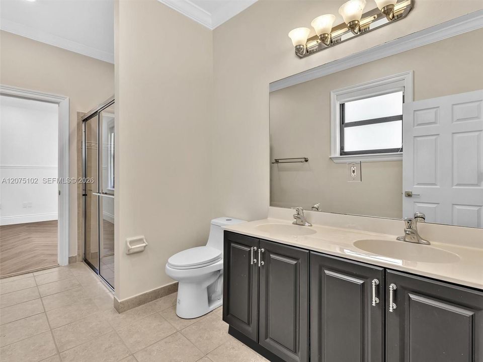 For Sale: $1,170,000 (5 beds, 3 baths, 2844 Square Feet)