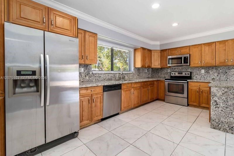 Nice front golf views from the kitchen