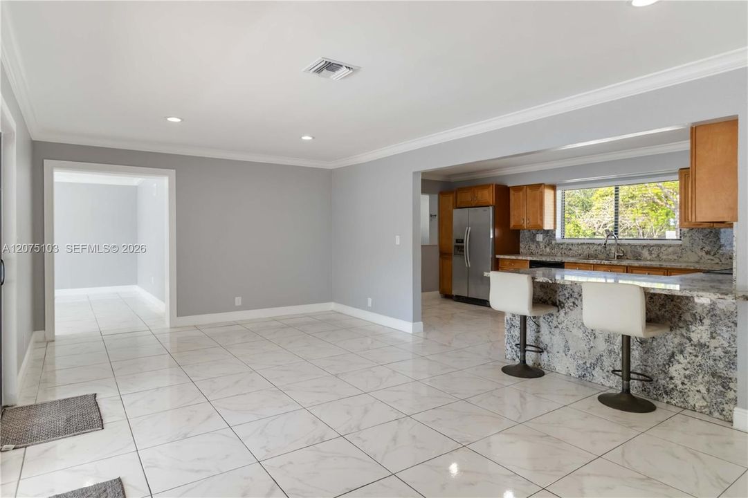Open and bright livingroom