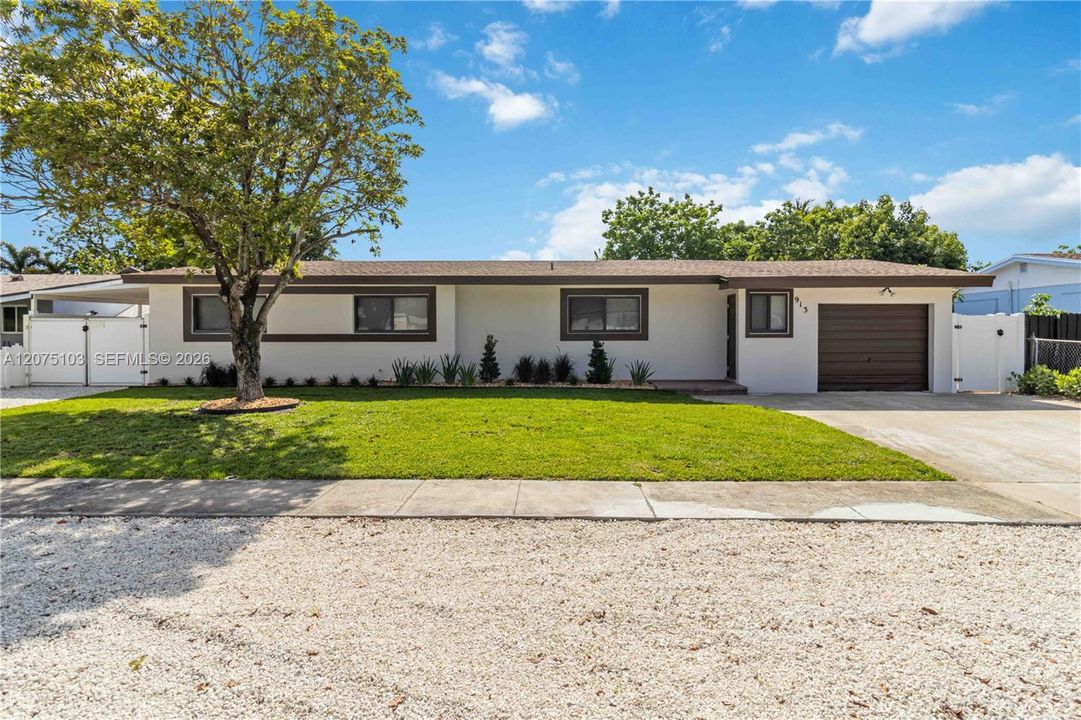 913 sw 49th Ave plantation fl 33317 central and safe location with many other upgraded homes surrounding it.