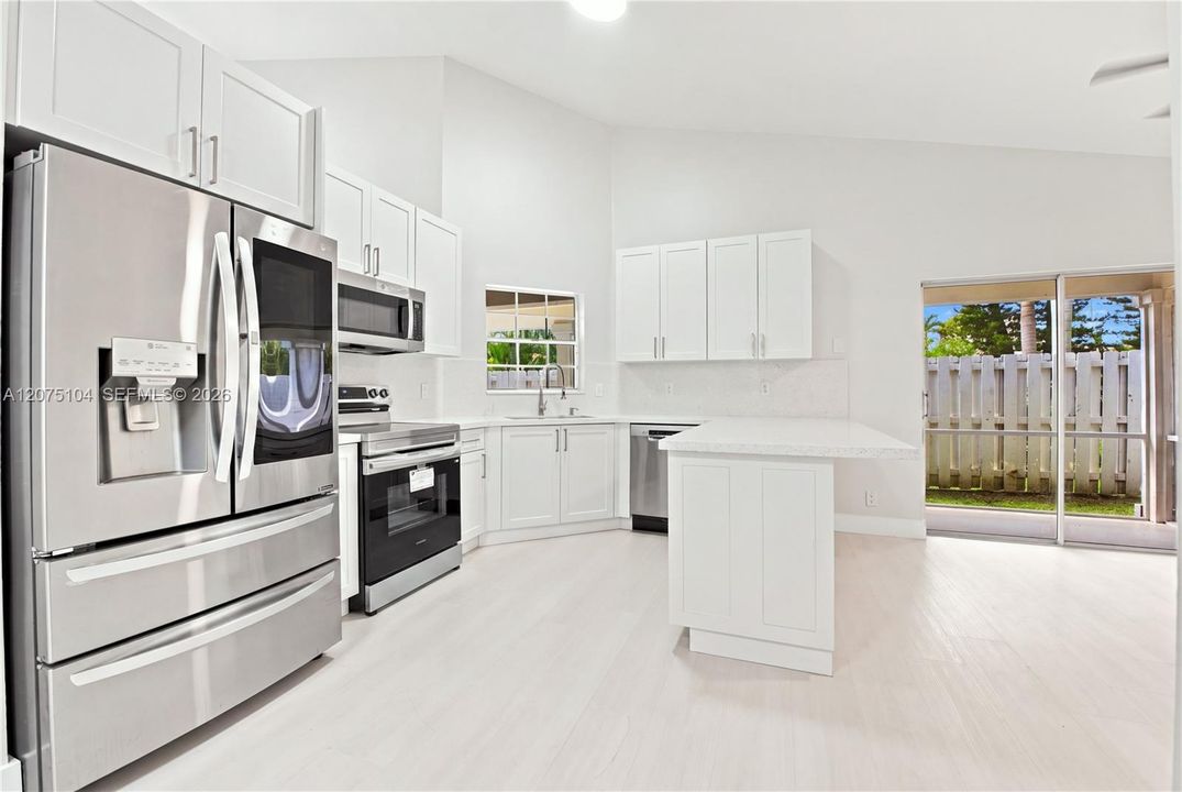 На продажу: $495,000 (3 спален, 2 ванн, 1466 Квадратных фут)