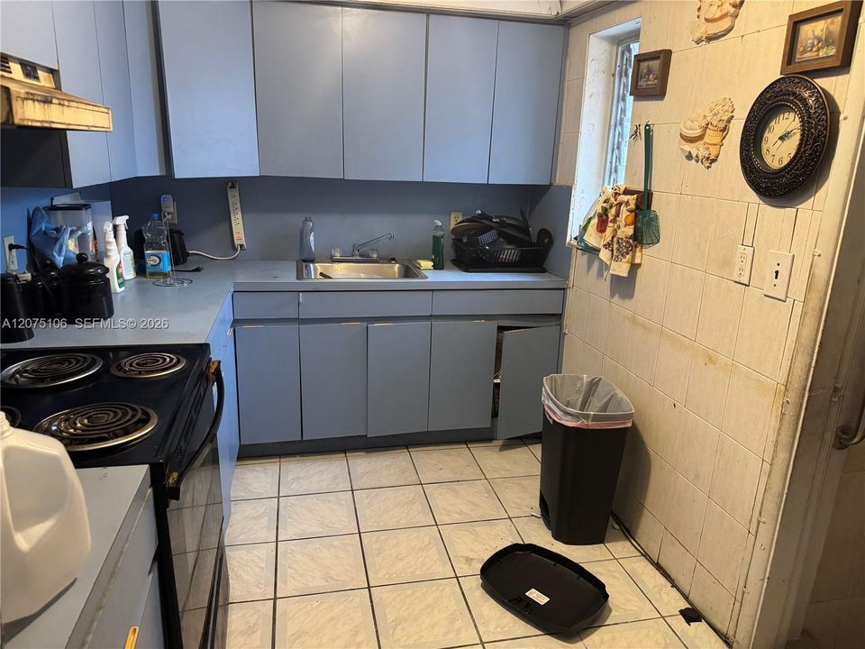 For Sale: $299,000 (3 beds, 1 baths, 1269 Square Feet)
