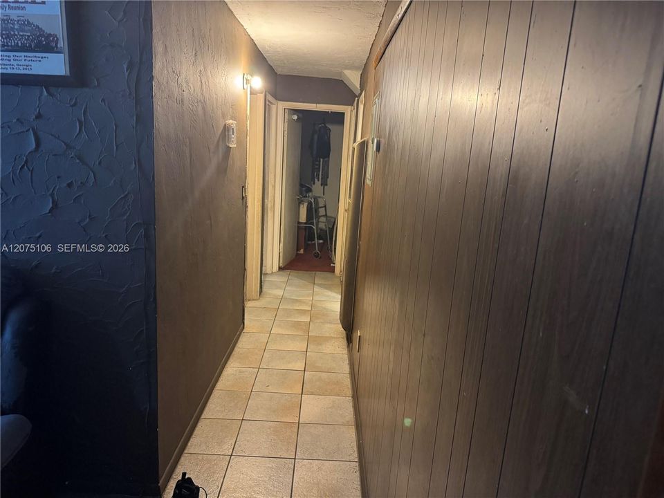 For Sale: $299,000 (3 beds, 1 baths, 1269 Square Feet)