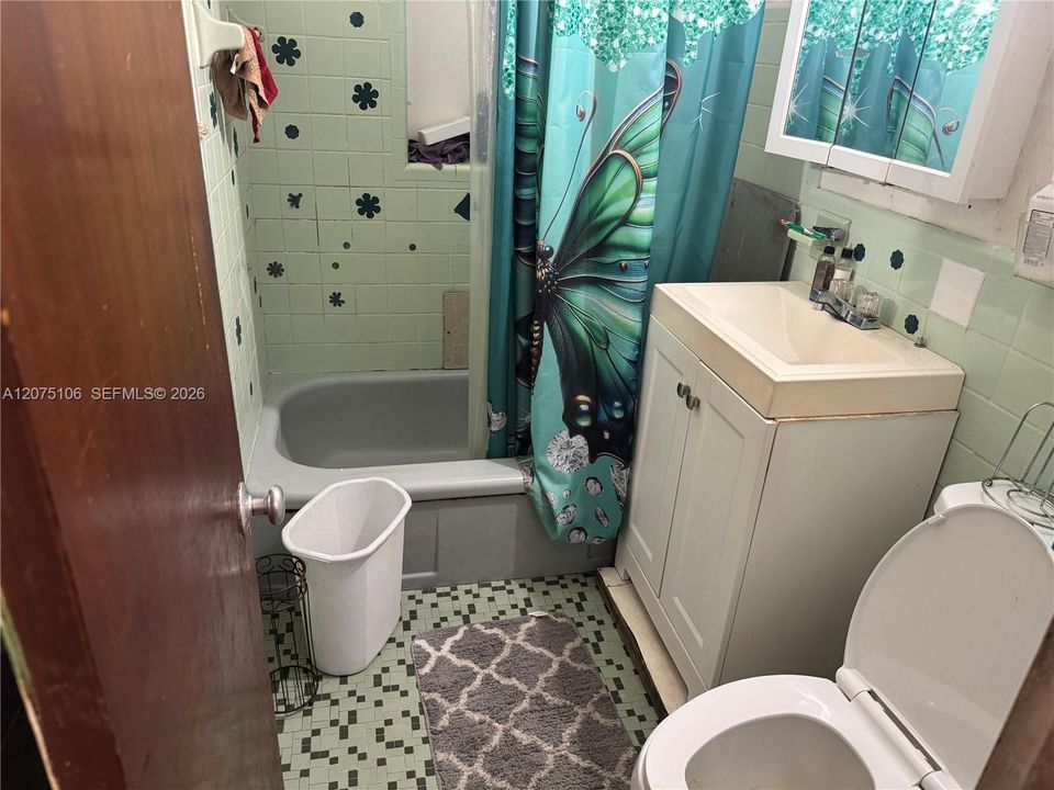 For Sale: $299,000 (3 beds, 1 baths, 1269 Square Feet)
