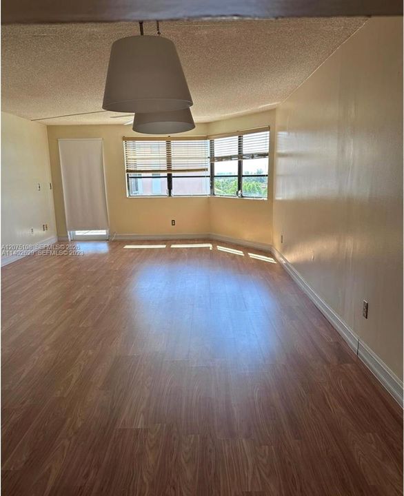 For Rent: $1,800 (1 beds, 1 baths, 1100 Square Feet)