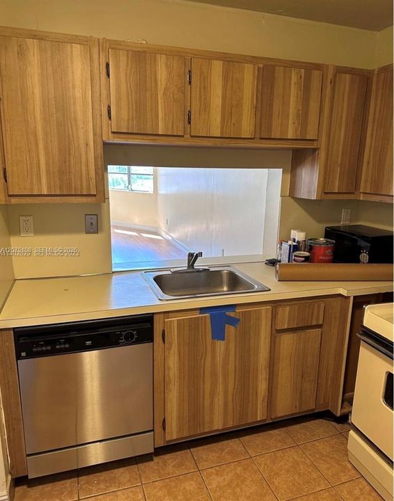 For Rent: $1,800 (1 beds, 1 baths, 1100 Square Feet)
