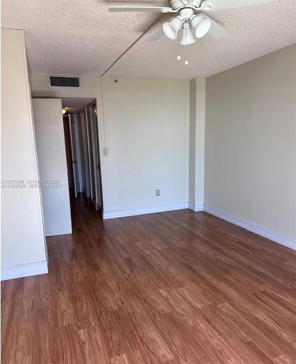 For Rent: $1,800 (1 beds, 1 baths, 1100 Square Feet)