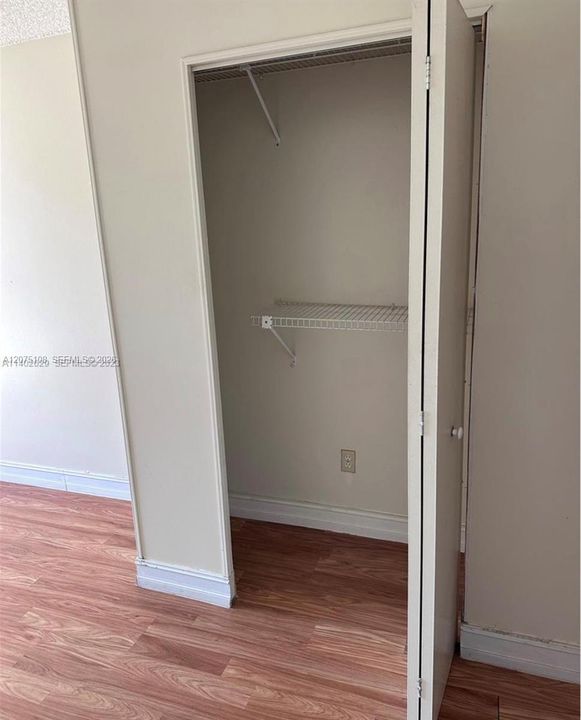 For Rent: $1,800 (1 beds, 1 baths, 1100 Square Feet)