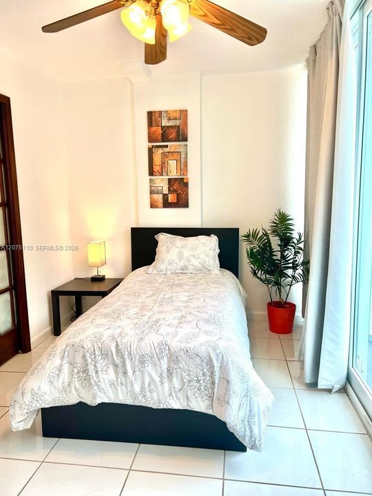 For Rent: $3,200 (2 beds, 1 baths, 980 Square Feet)