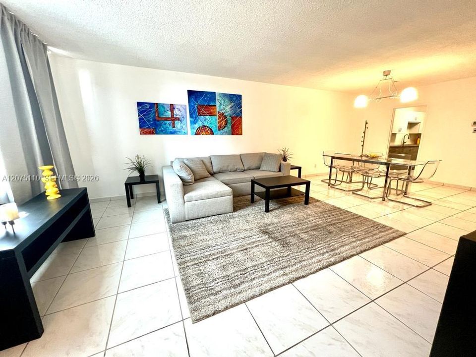 For Rent: $3,200 (2 beds, 1 baths, 980 Square Feet)
