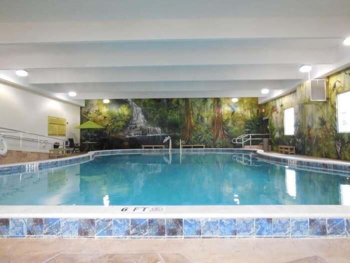 INDOOR POOL