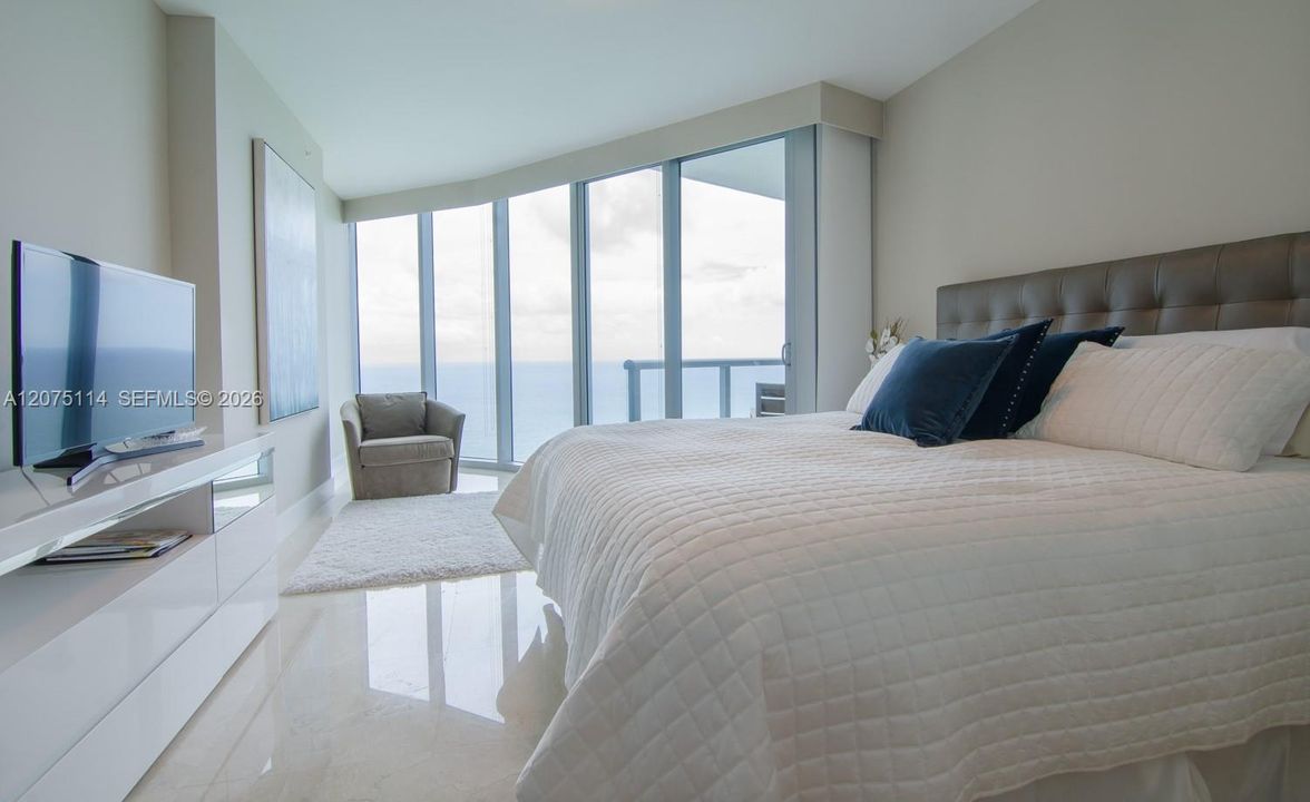 For Rent: $12,000 (3 beds, 3 baths, 1927 Square Feet)