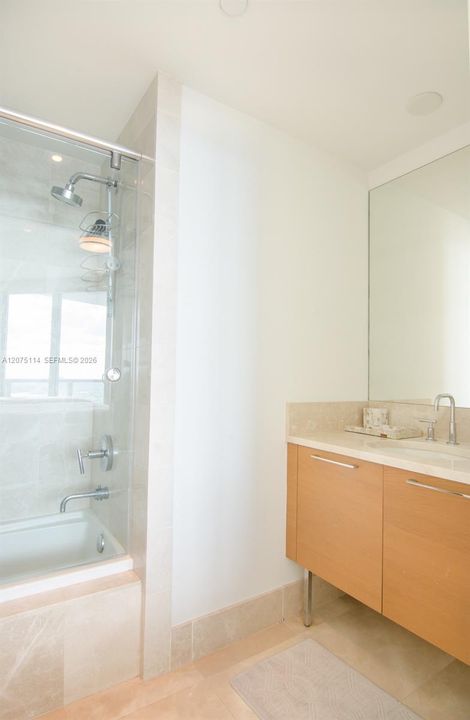For Rent: $12,000 (3 beds, 3 baths, 1927 Square Feet)