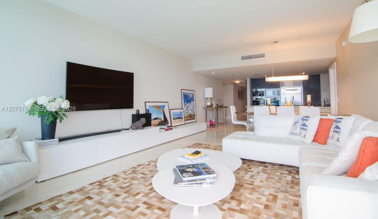 For Rent: $12,000 (3 beds, 3 baths, 1927 Square Feet)