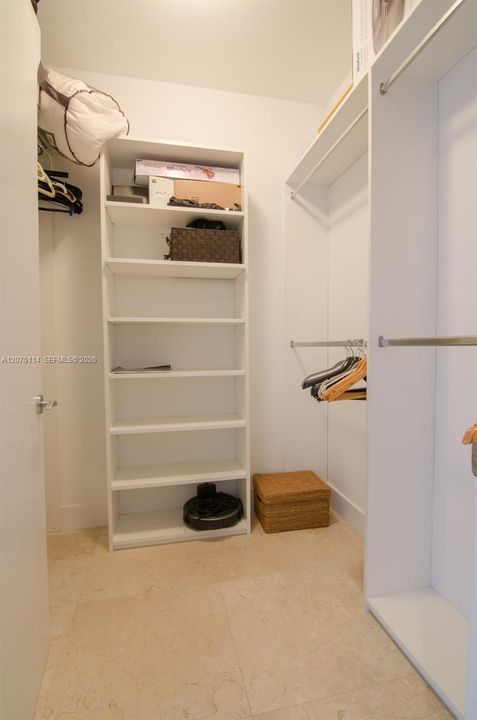 For Rent: $12,000 (3 beds, 3 baths, 1927 Square Feet)