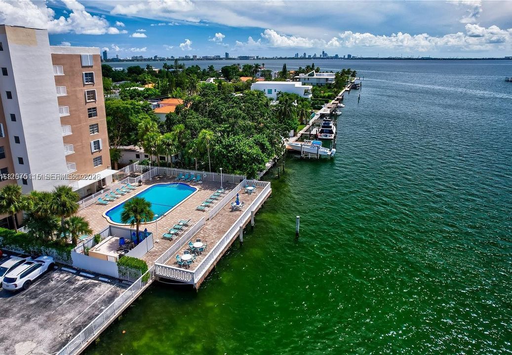 For Rent: $2,800 (2 beds, 2 baths, 1149 Square Feet)