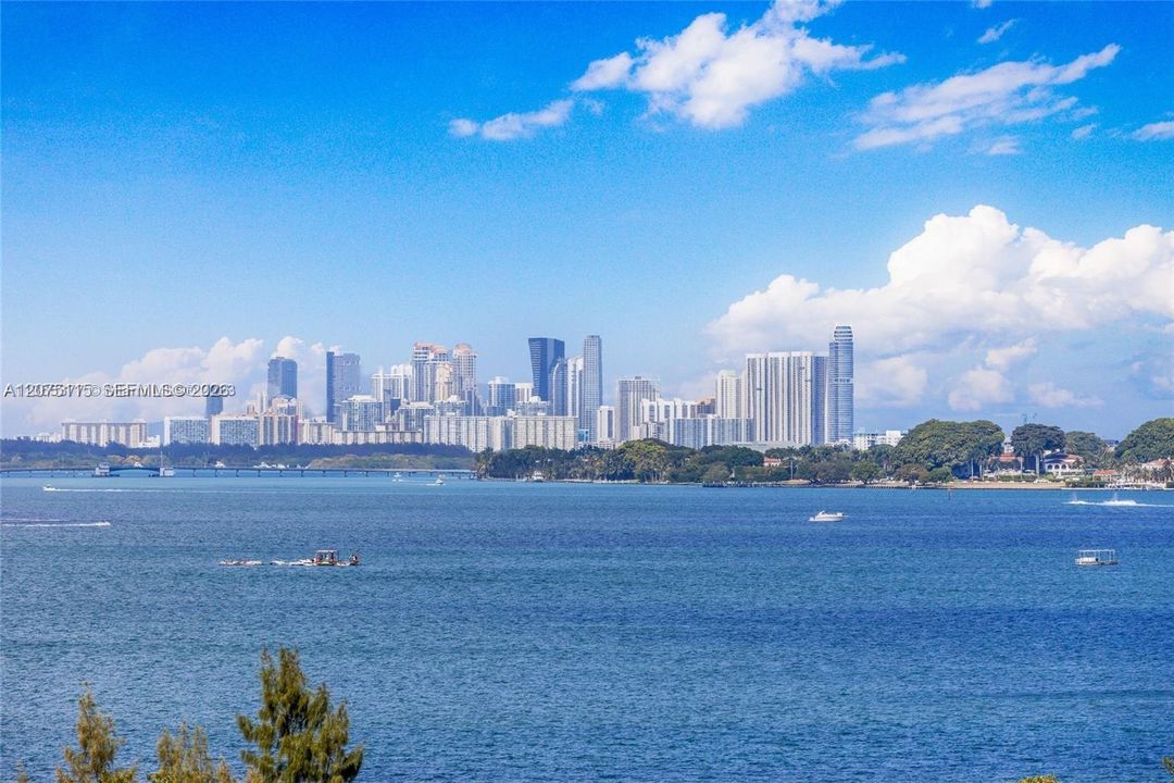 For Rent: $2,800 (2 beds, 2 baths, 1149 Square Feet)