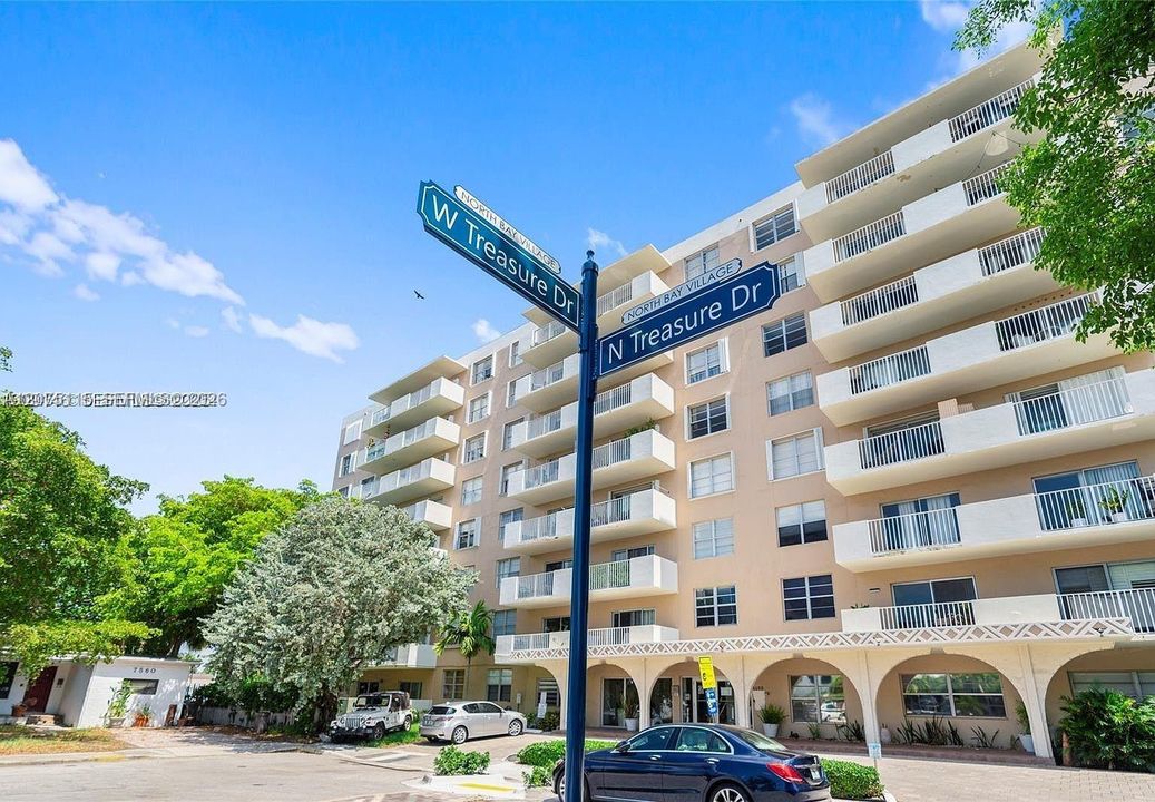 For Rent: $2,800 (2 beds, 2 baths, 1149 Square Feet)