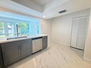 For Rent: $3,600 (3 beds, 2 baths, 1537 Square Feet)