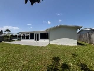 For Rent: $3,600 (3 beds, 2 baths, 1537 Square Feet)