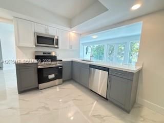 For Rent: $3,600 (3 beds, 2 baths, 1537 Square Feet)