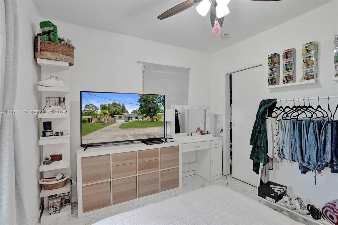 For Sale: $564,000 (4 beds, 2 baths, 1151 Square Feet)