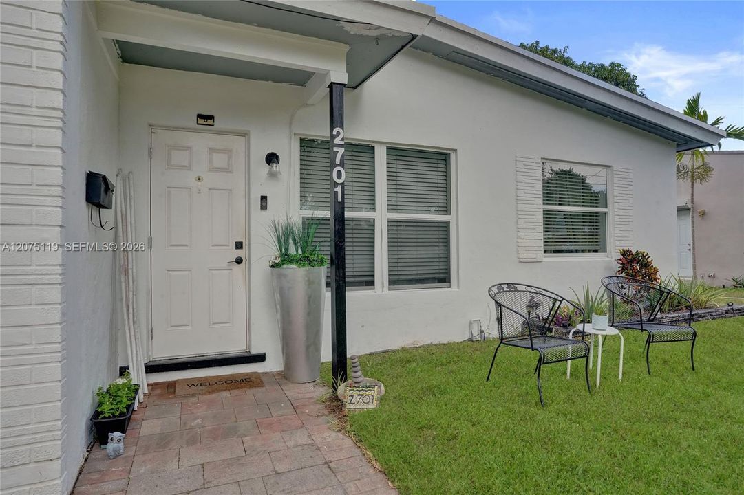 For Sale: $564,000 (4 beds, 2 baths, 1151 Square Feet)