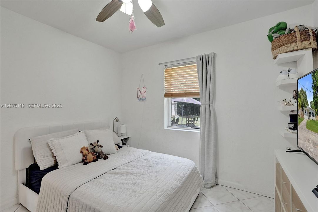 For Sale: $564,000 (4 beds, 2 baths, 1151 Square Feet)