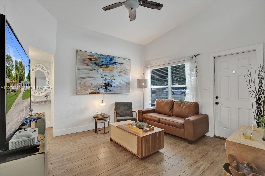 For Sale: $564,000 (4 beds, 2 baths, 1151 Square Feet)