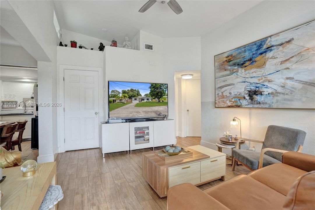 For Sale: $564,000 (4 beds, 2 baths, 1151 Square Feet)