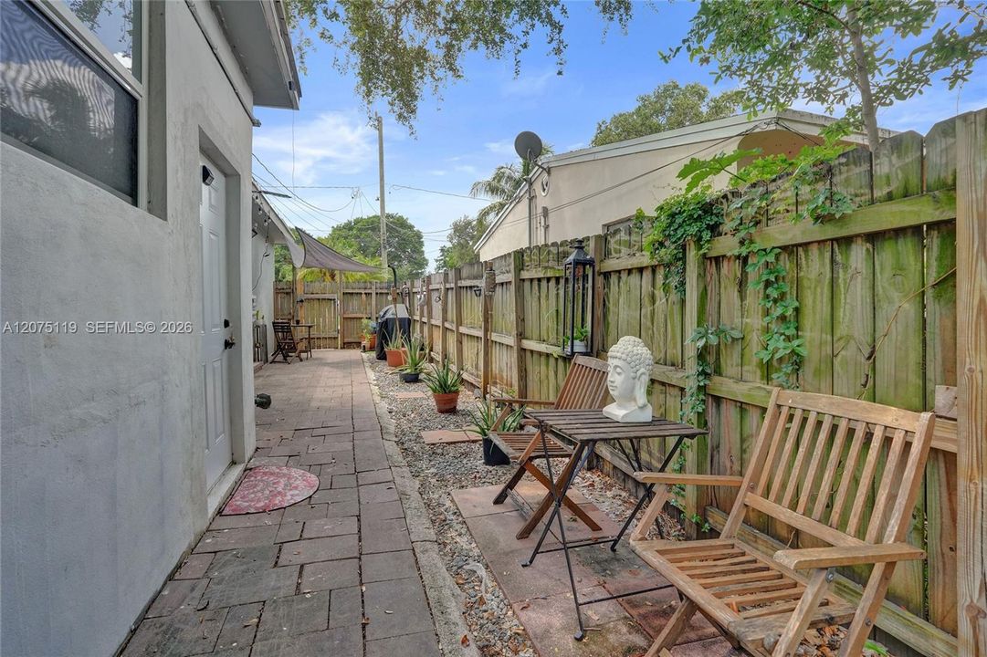 For Sale: $564,000 (4 beds, 2 baths, 1151 Square Feet)