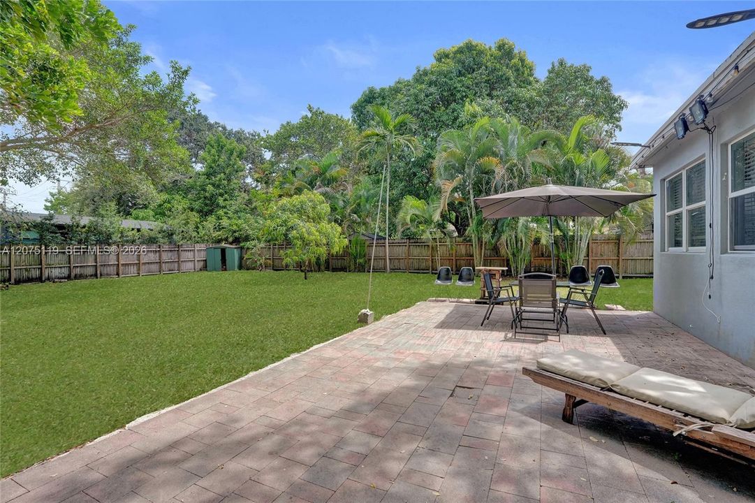 For Sale: $564,000 (4 beds, 2 baths, 1151 Square Feet)