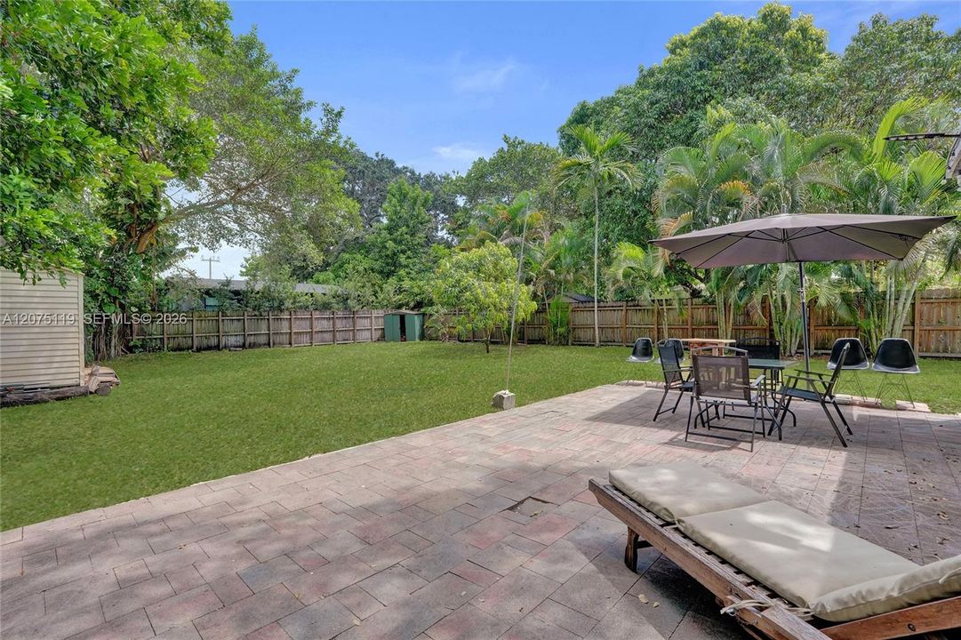 For Sale: $564,000 (4 beds, 2 baths, 1151 Square Feet)