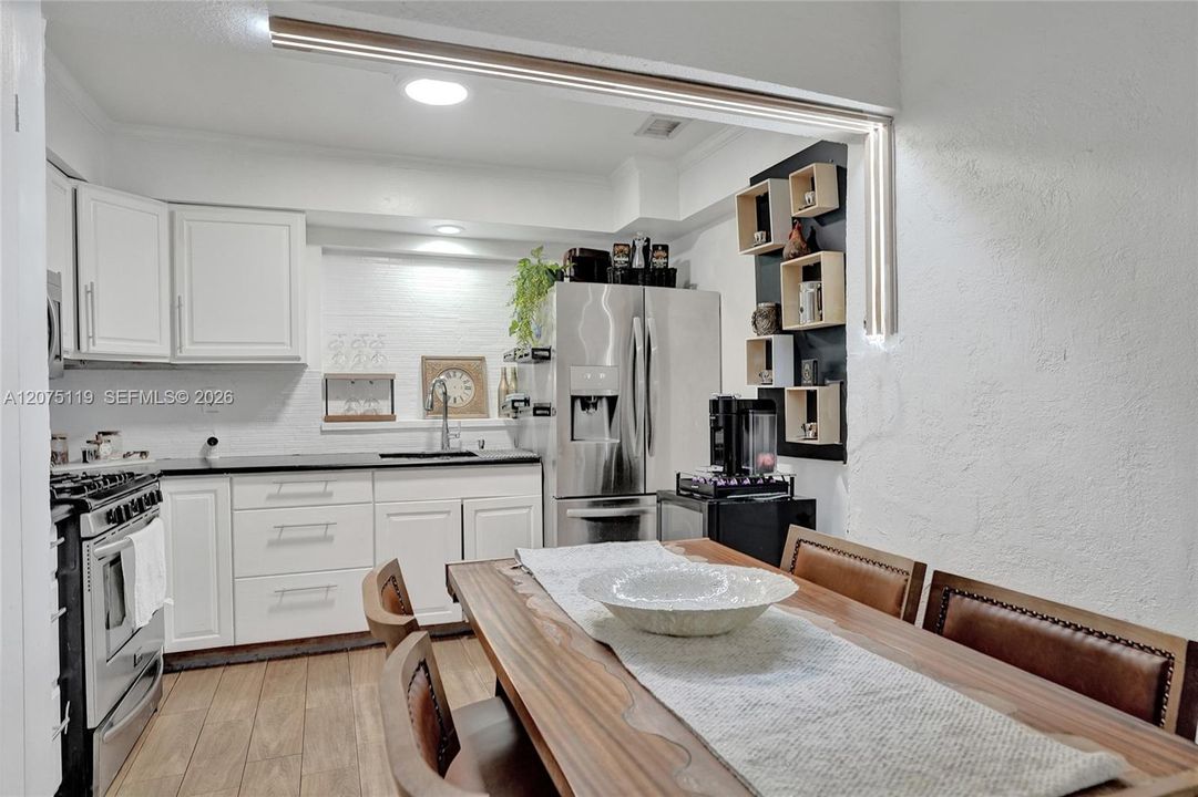 For Sale: $564,000 (4 beds, 2 baths, 1151 Square Feet)
