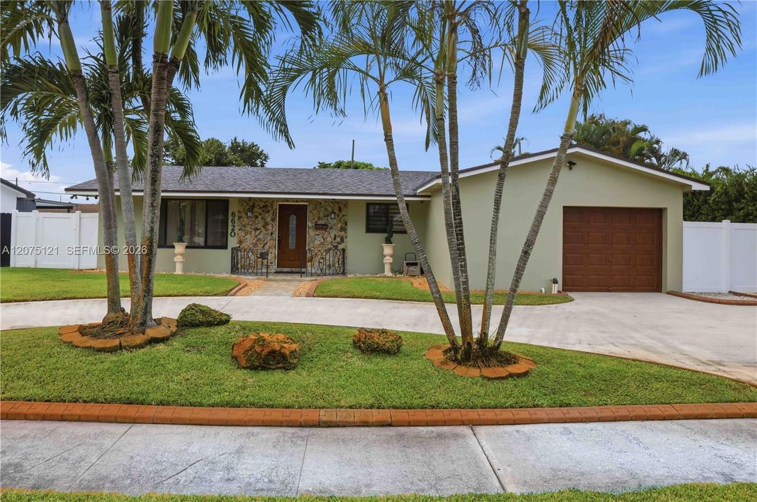 For Sale: $685,000 (4 beds, 2 baths, 2089 Square Feet)