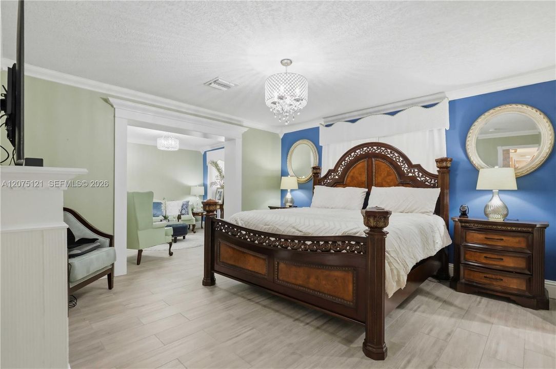 For Sale: $685,000 (4 beds, 2 baths, 2089 Square Feet)