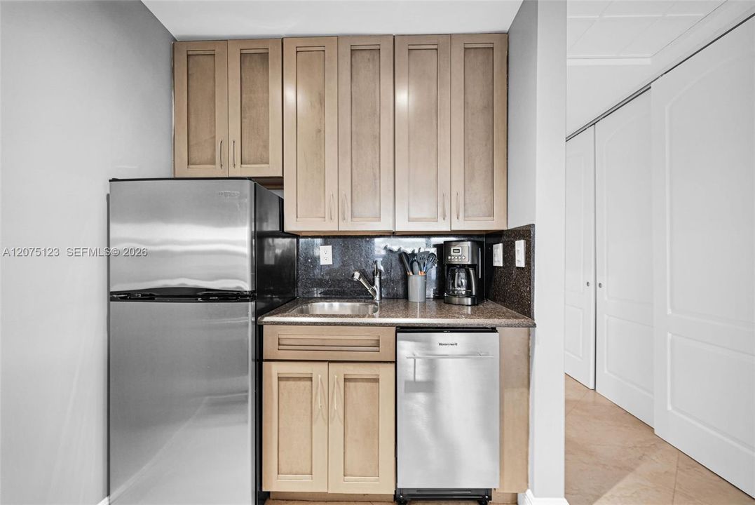 For Sale: $199,500 (0 beds, 1 baths, 340 Square Feet)