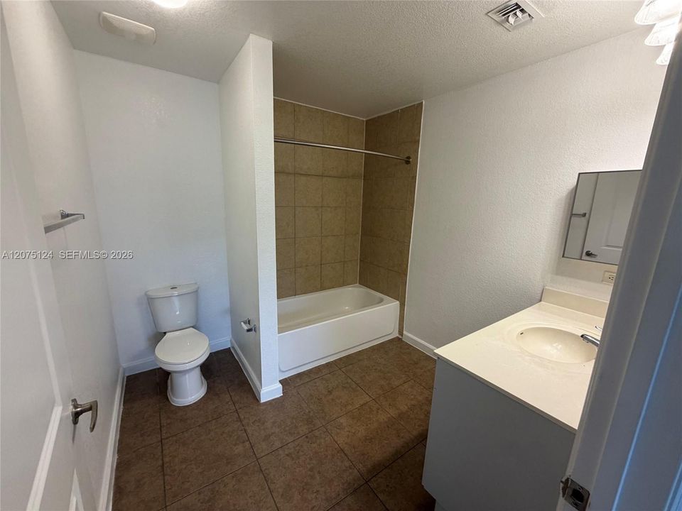 For Rent: $1,175 (2 beds, 2 baths, 1049 Square Feet)