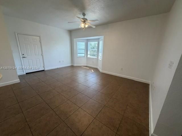 For Rent: $1,175 (2 beds, 2 baths, 1049 Square Feet)