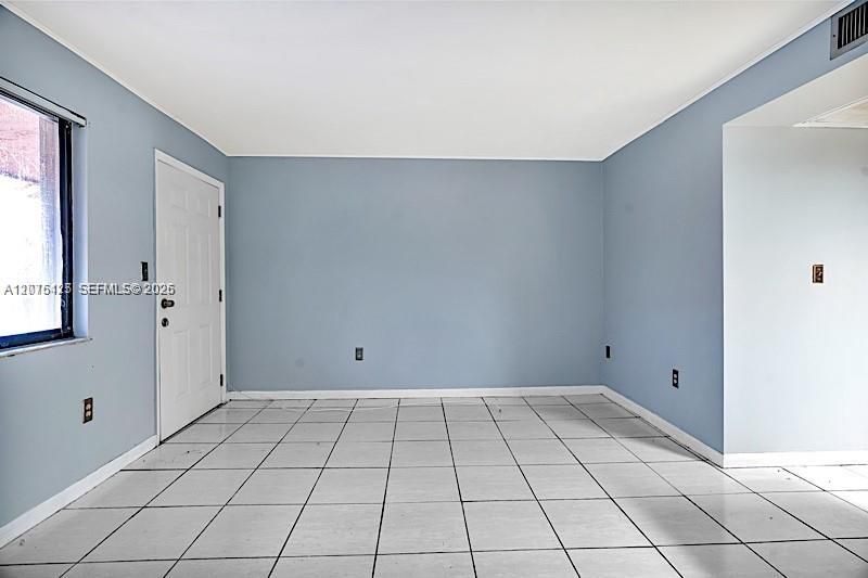 For Rent: $1,750 (1 beds, 1 baths, 528 Square Feet)