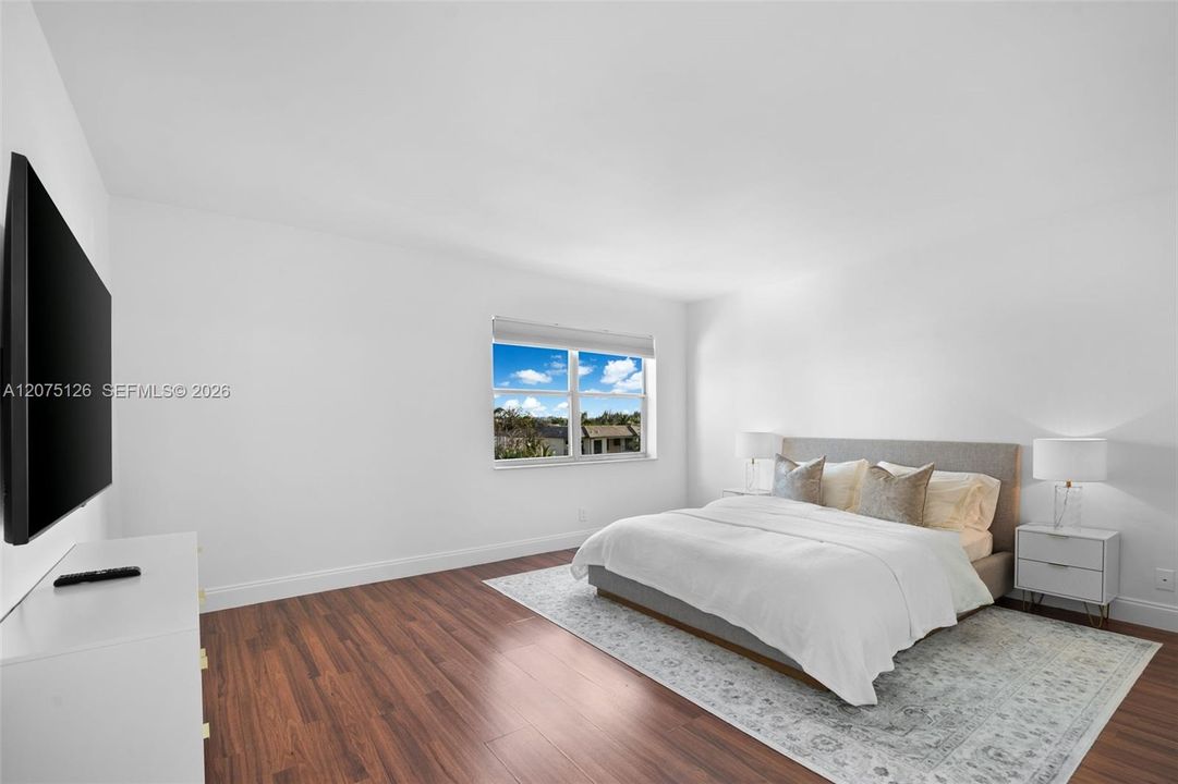 For Rent: $2,500 (1 beds, 1 baths, 925 Square Feet)