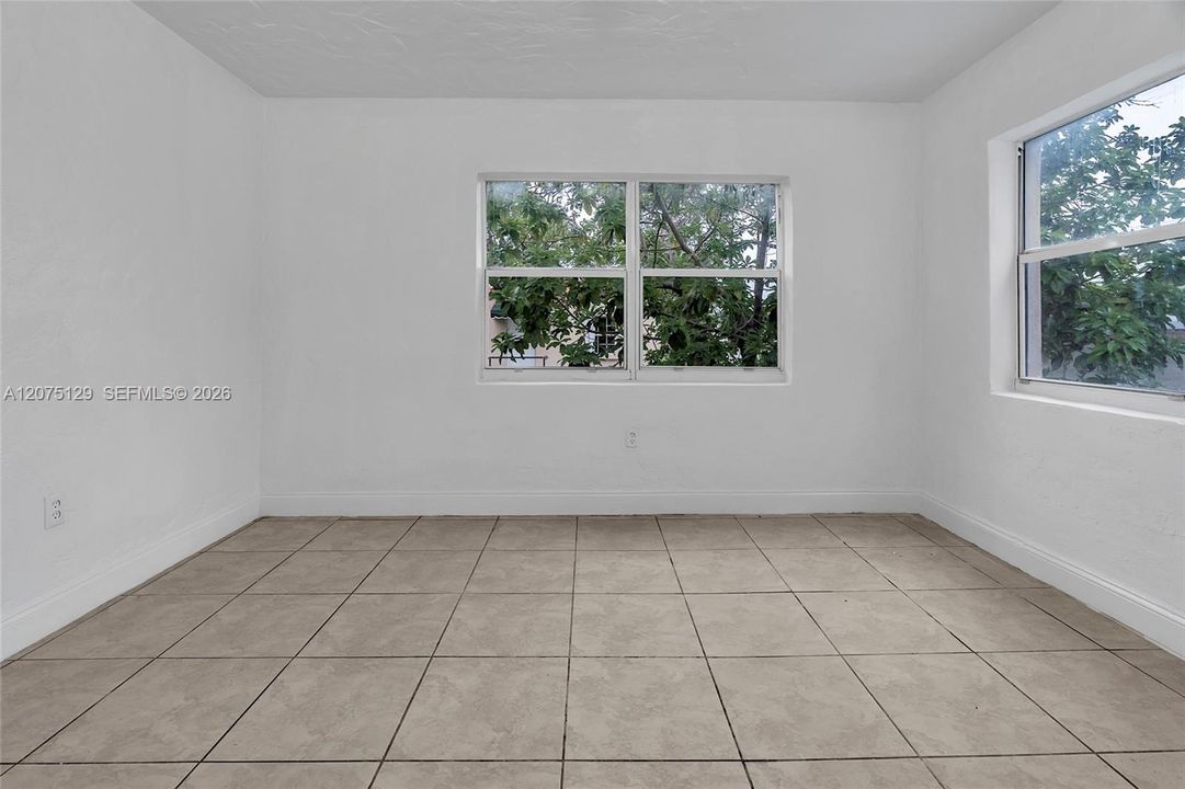 For Rent: $1,400 (1 beds, 1 baths, 2447 Square Feet)