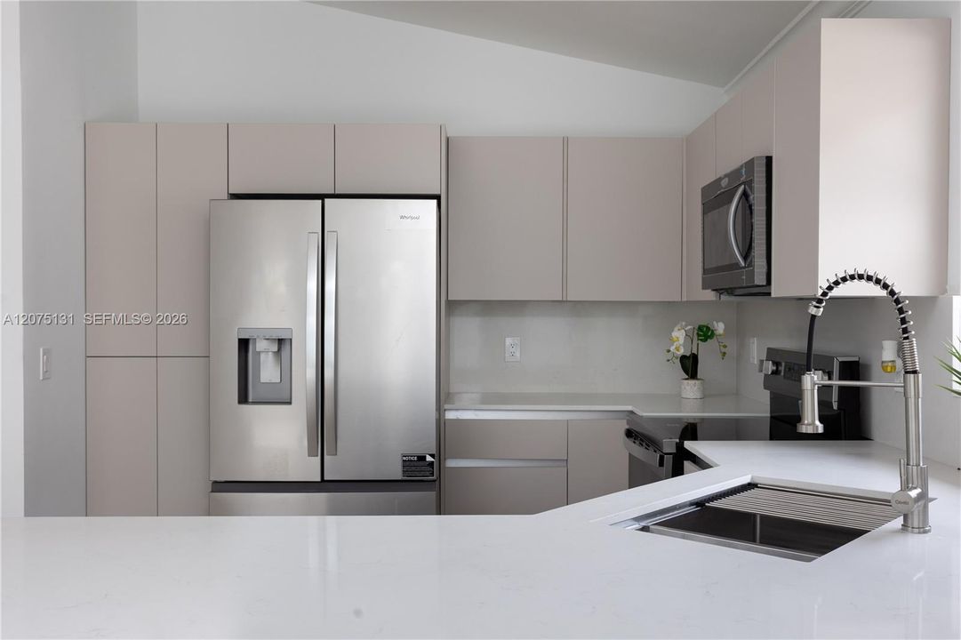 For Rent: $4,300 (3 beds, 2 baths, 1682 Square Feet)