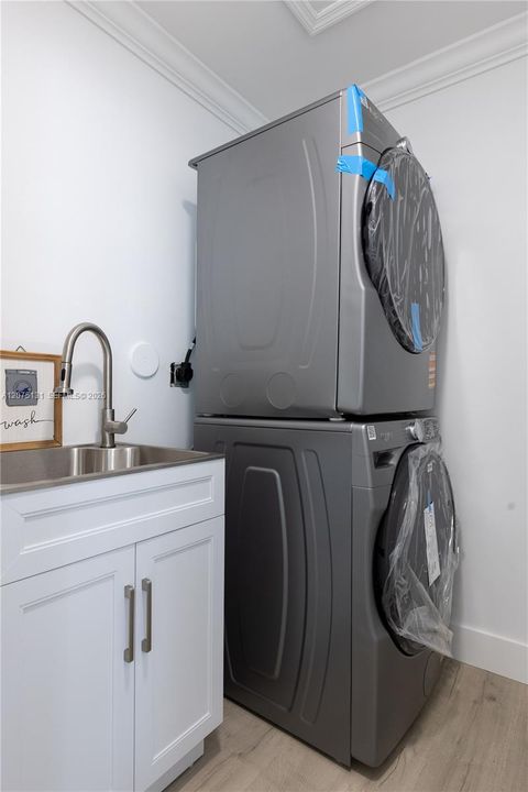 New washer & Dryer and Laundry Tub